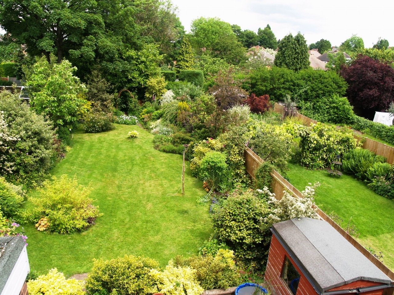 3 bedroom semi detached house SSTC in Solihull - Photograph 2.