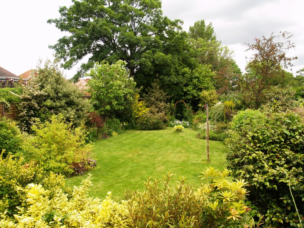 3 bedroom semi detached house SSTC in Solihull - Photograph 5.