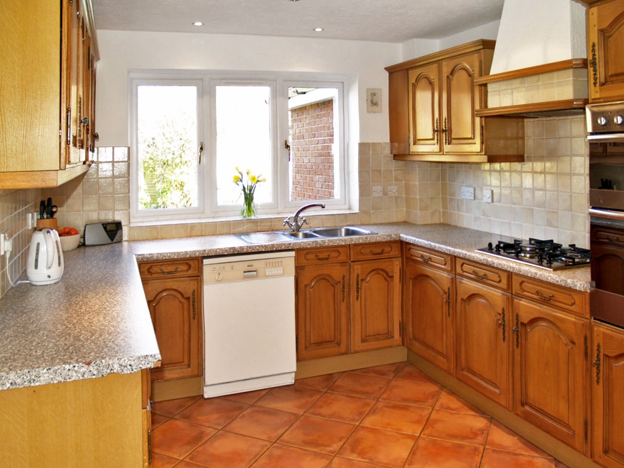 5 bedroom detached house Sold in Solihull - photograph 9.