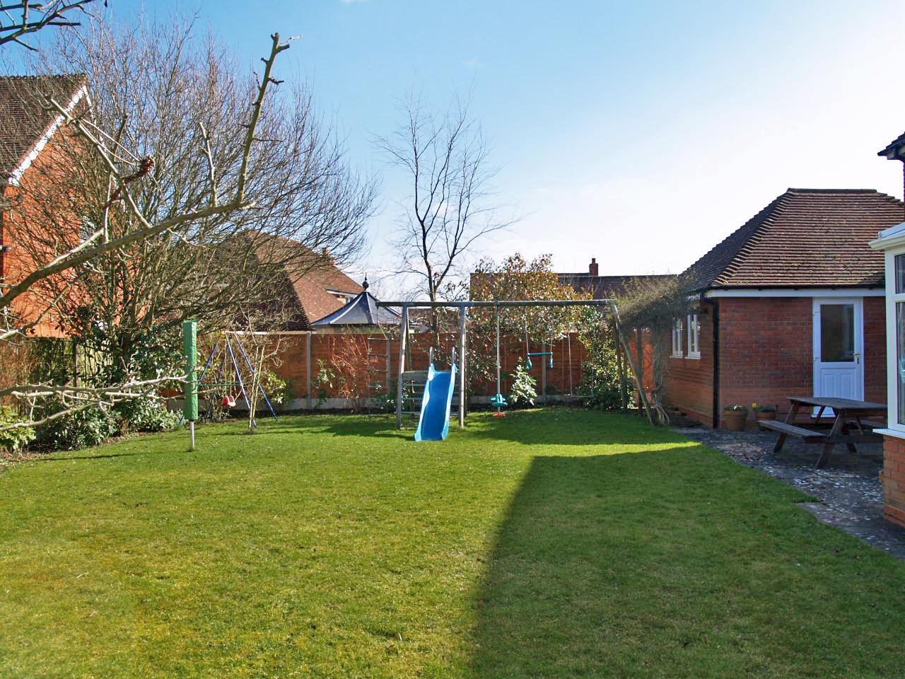 5 bedroom detached house Sold in Solihull - photograph 7.