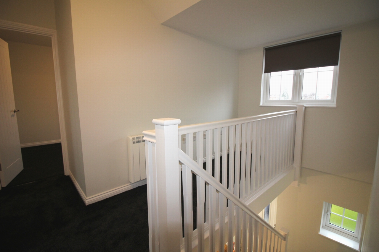 4 bedroom detached house To Let in Birmingham - Photograph 9.