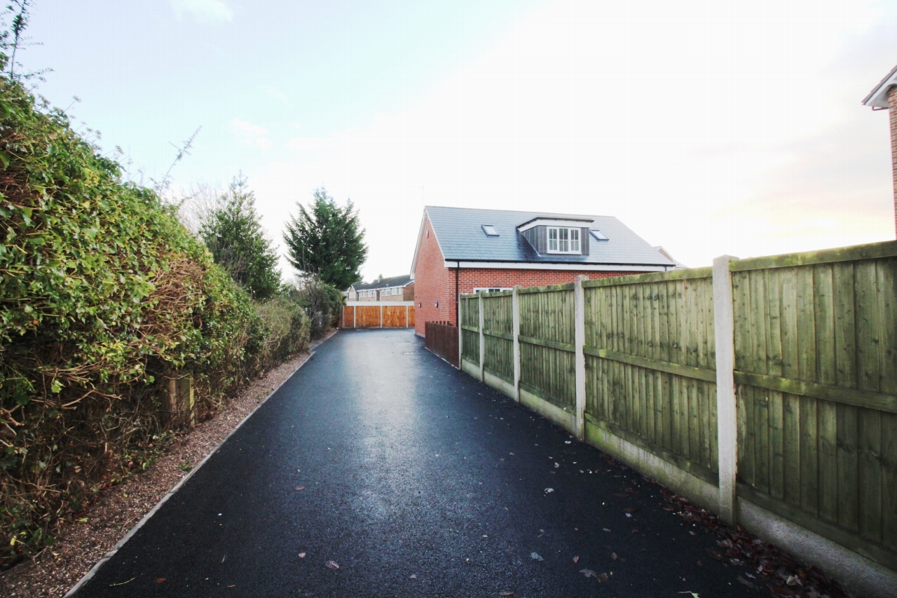 4 bedroom detached house To Let in Birmingham - Property photograph.
