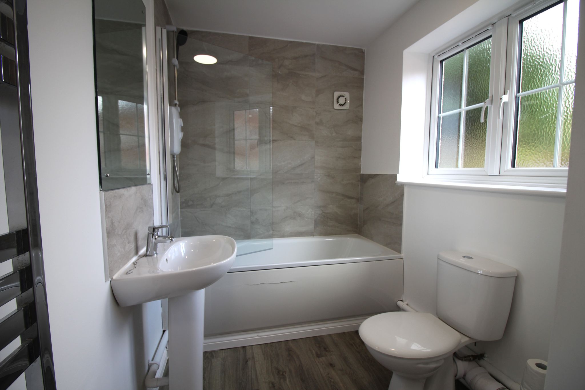 4 bedroom detached house To Let in Birmingham - Photograph 7.