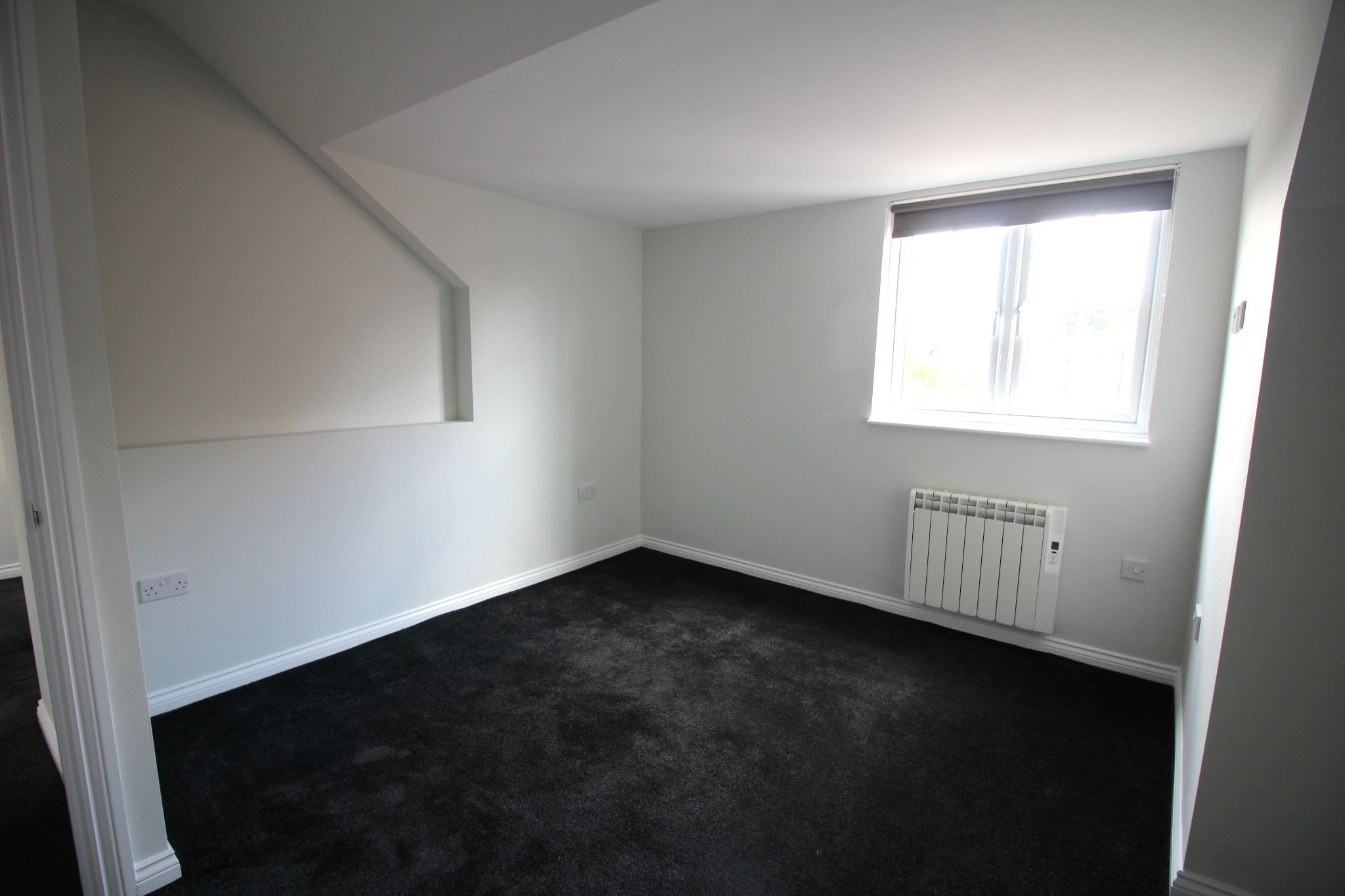 4 bedroom detached house To Let in Birmingham - Photograph 14.