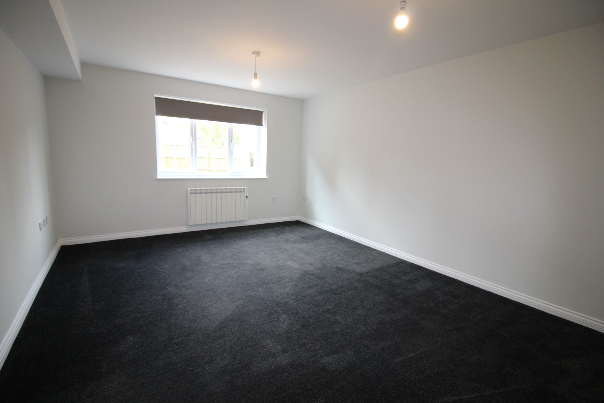 4 bedroom detached house To Let in Birmingham - Photograph 8.