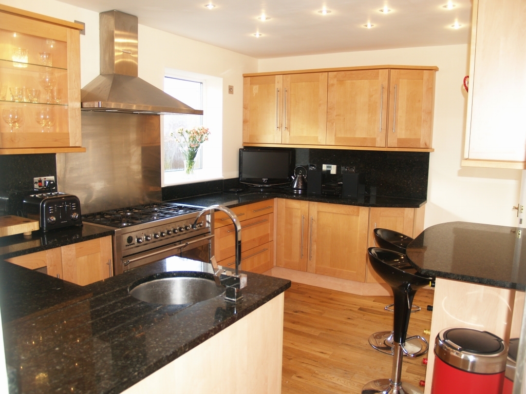 4 bedroom detached house SSTC in Solihull - photograph 5.