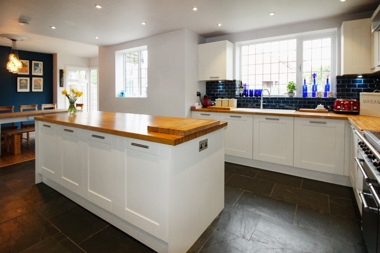 4 bedroom semi-detached house SSTC in Solihull - Photograph 2.