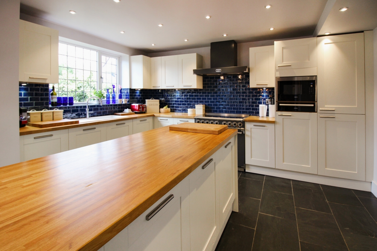 4 bedroom semi-detached house SSTC in Solihull - Photograph 3.