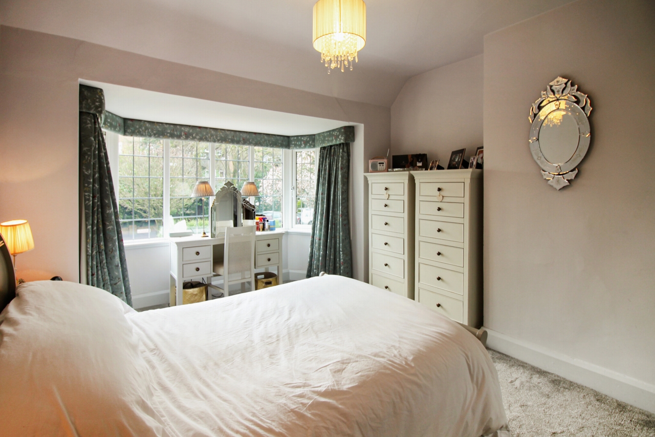 4 bedroom semi-detached house SSTC in Solihull - Photograph 9.