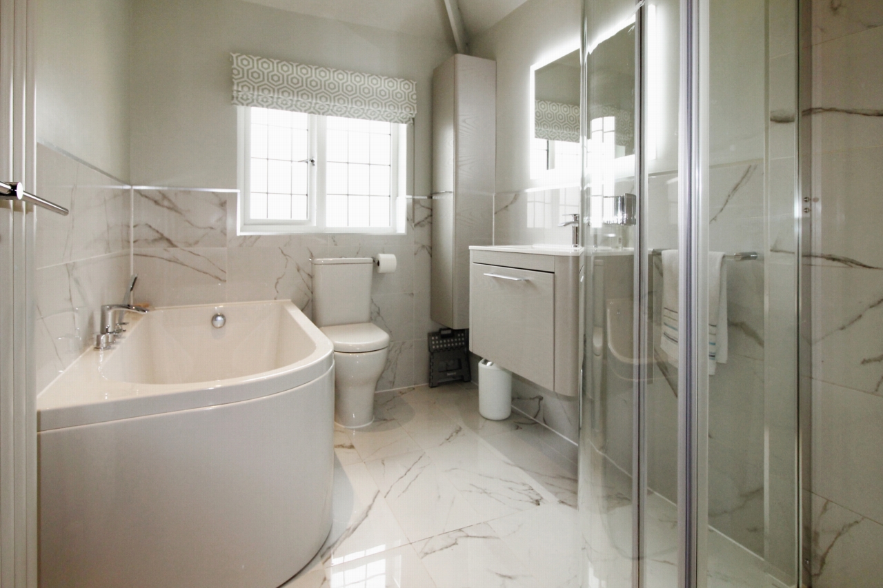 4 bedroom semi-detached house SSTC in Solihull - Photograph 10.