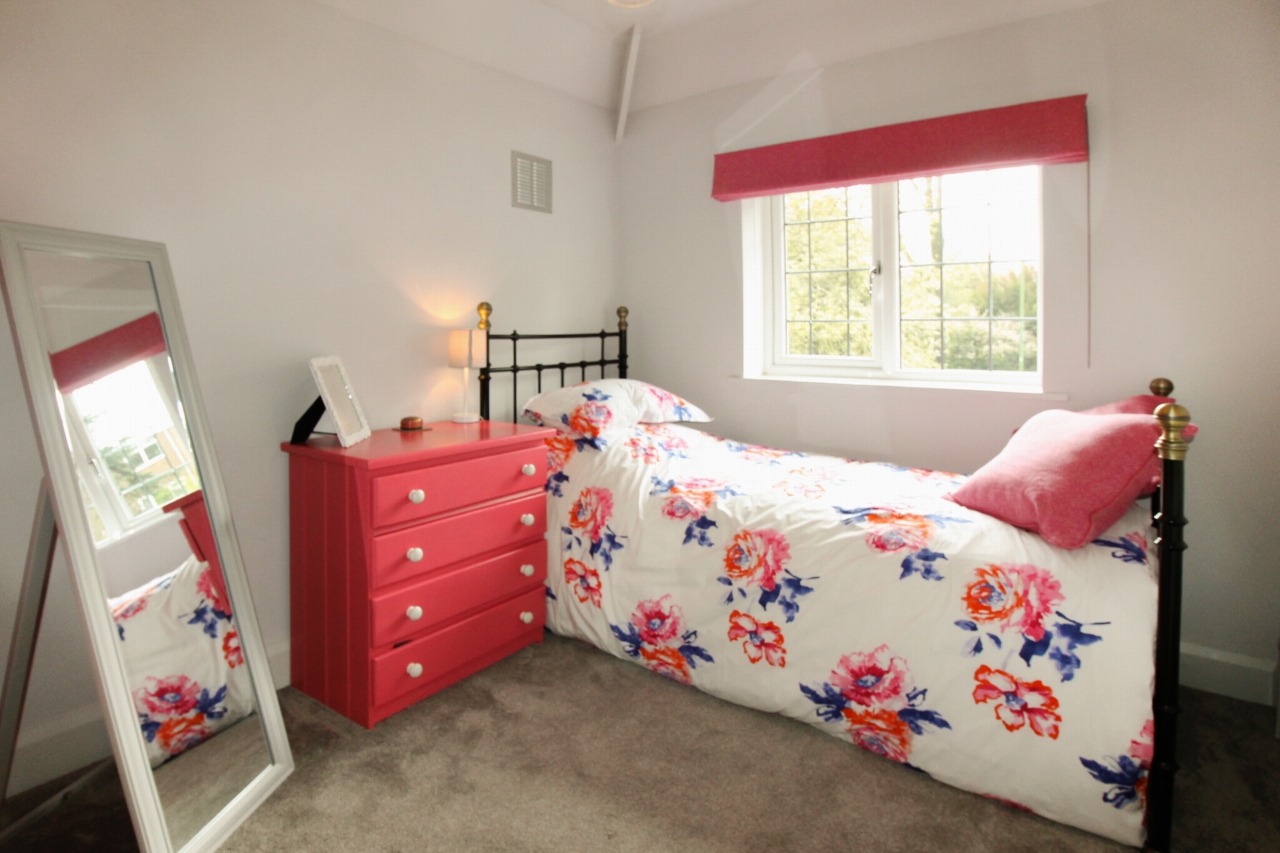 4 bedroom semi-detached house SSTC in Solihull - Photograph 11.