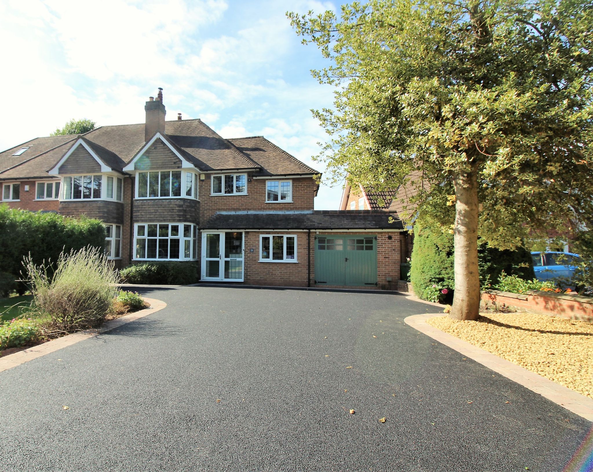 4 bedroom semi-detached house SSTC in Solihull - Photograph 5.