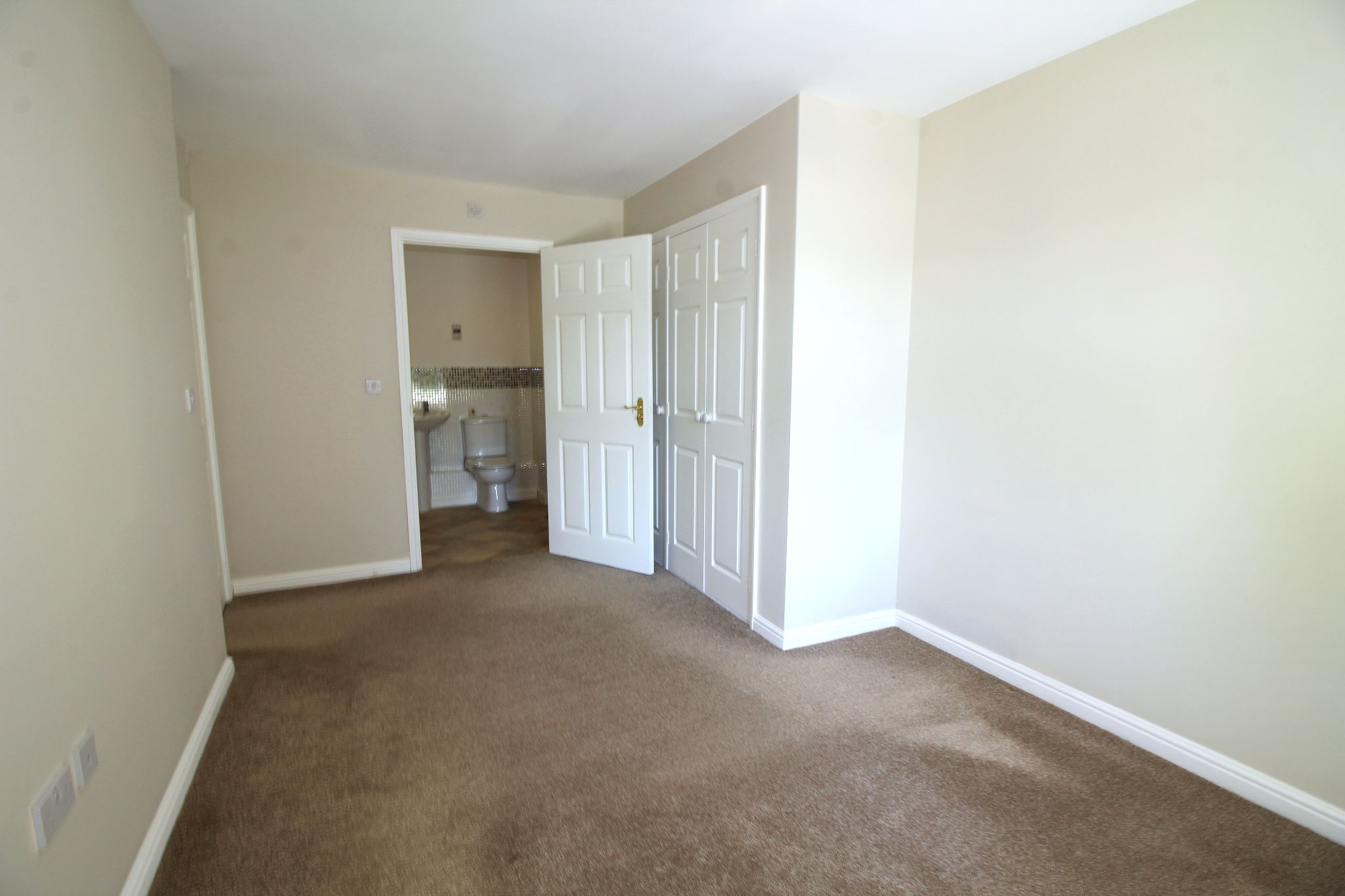 2 bedroom apartment flat/apartment SSTC in Solihull - Photograph 6.