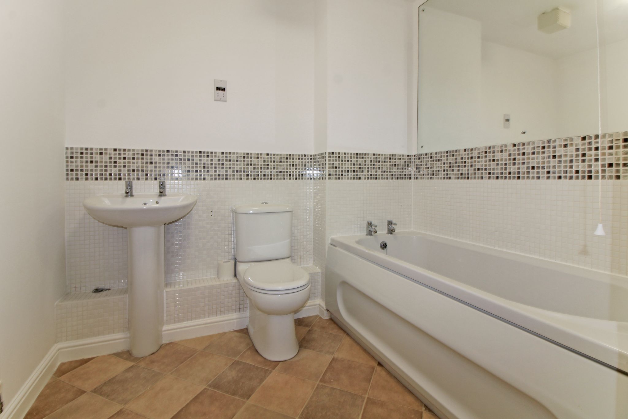 2 bedroom apartment flat/apartment SSTC in Solihull - Photograph 10.