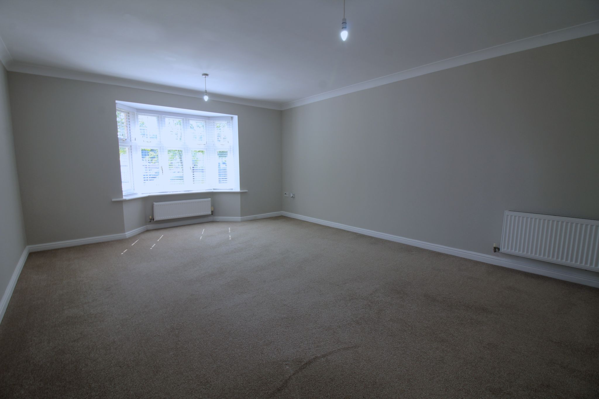 2 bedroom apartment flat/apartment SSTC in Solihull - Photograph 2.