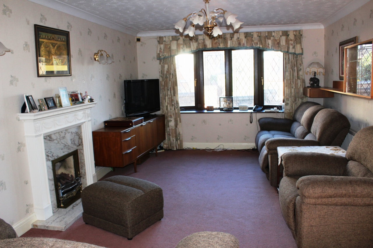 4 bedroom detached house SSTC in Solihull - photograph 3.