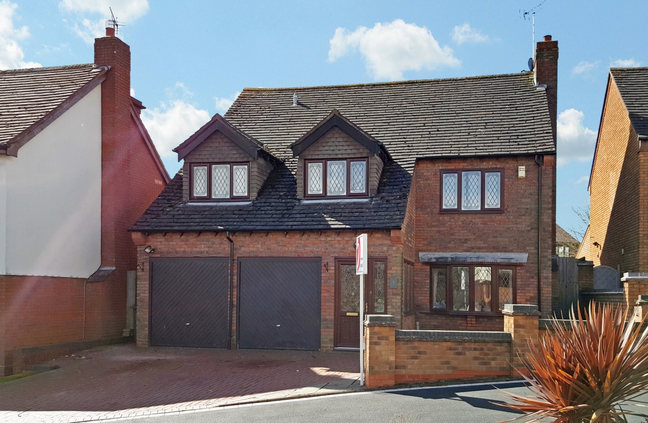 4 bedroom detached house SSTC in Solihull - Main Image.