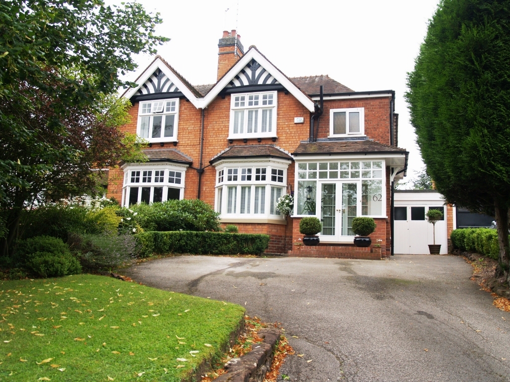 4 bedroom house Sold in Solihull - Main Image.