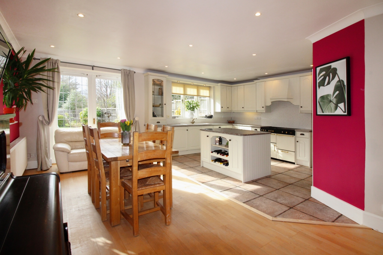 5 bedroom semi-detached house SSTC in Solihull - Photograph 2.