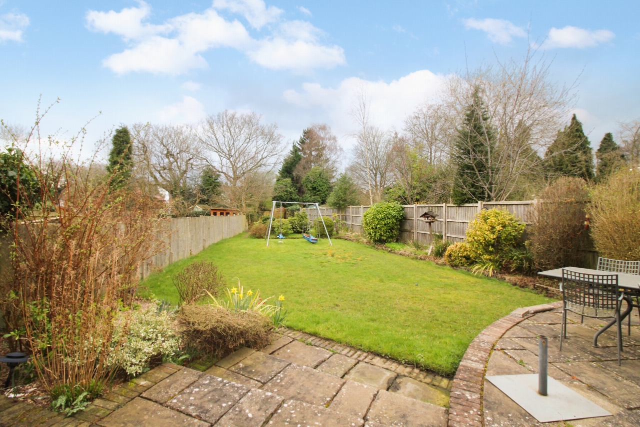 5 bedroom semi-detached house SSTC in Solihull - Photograph 7.
