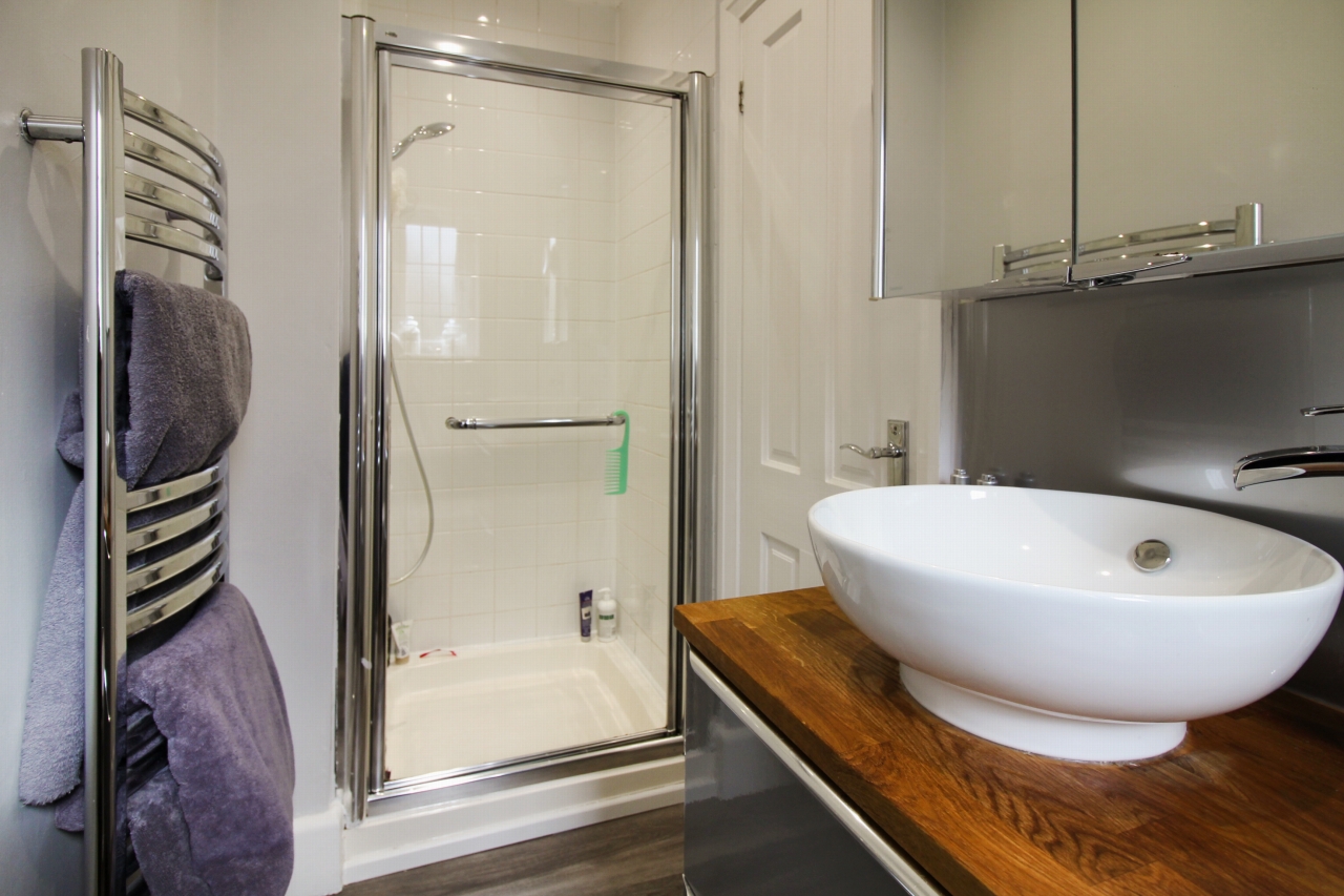 5 bedroom semi-detached house SSTC in Solihull - Photograph 9.