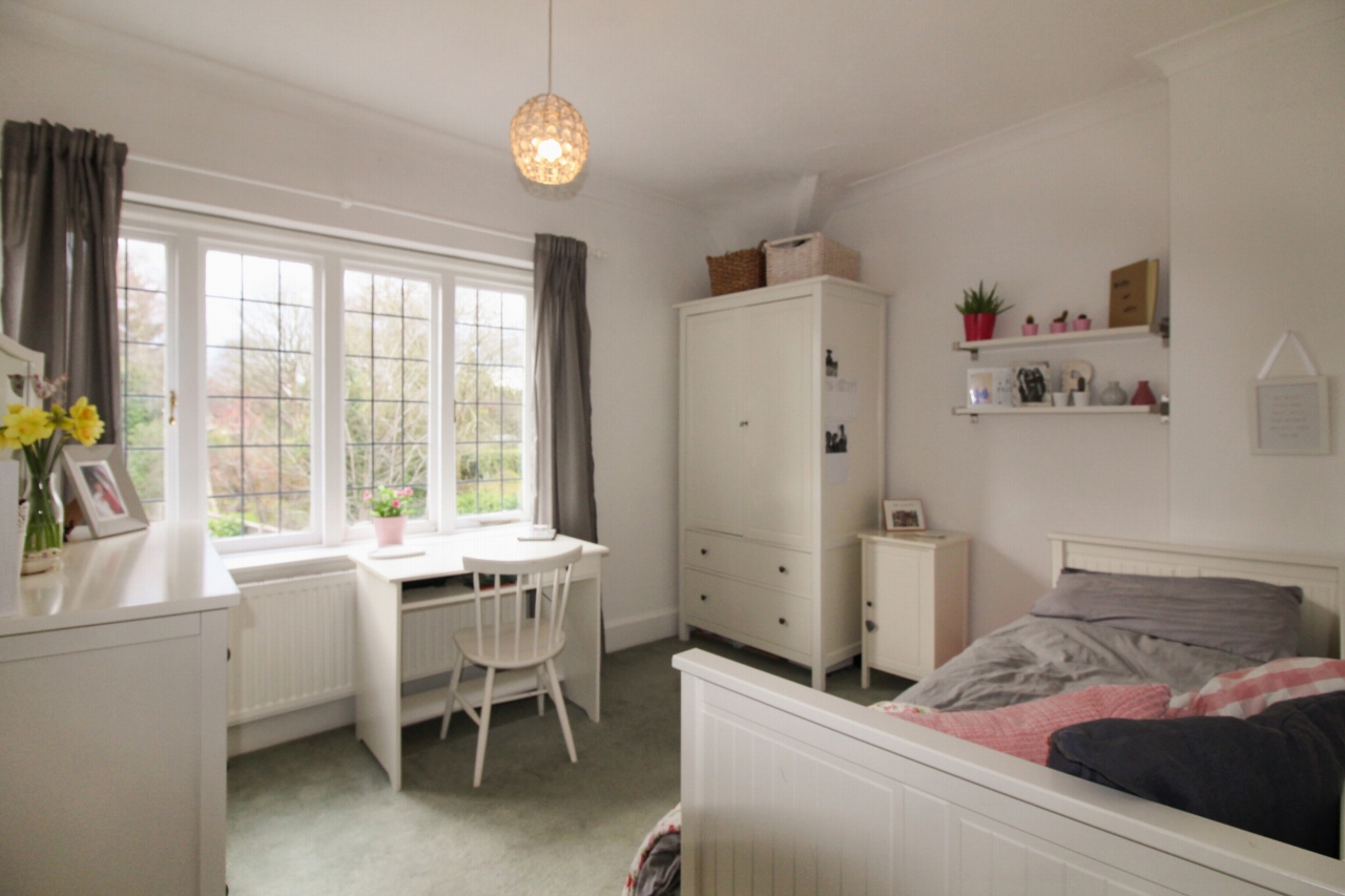 5 bedroom semi-detached house SSTC in Solihull - Photograph 12.