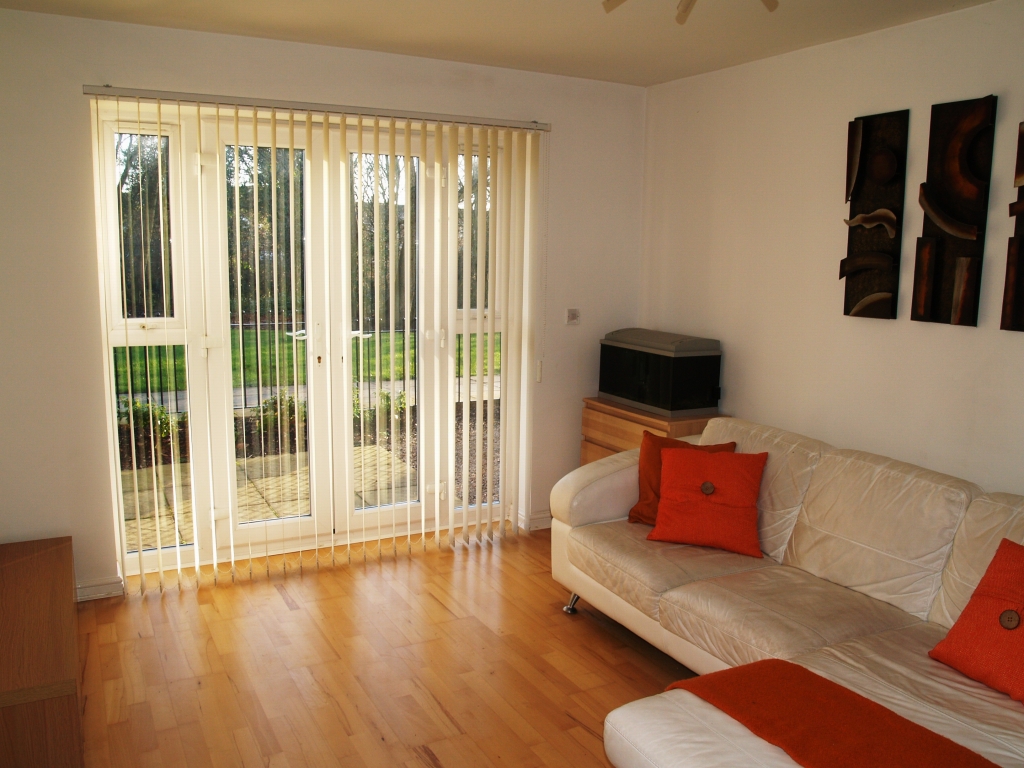 2 bedroom ground floor apartment Sold in Birmingham - photograph 2.