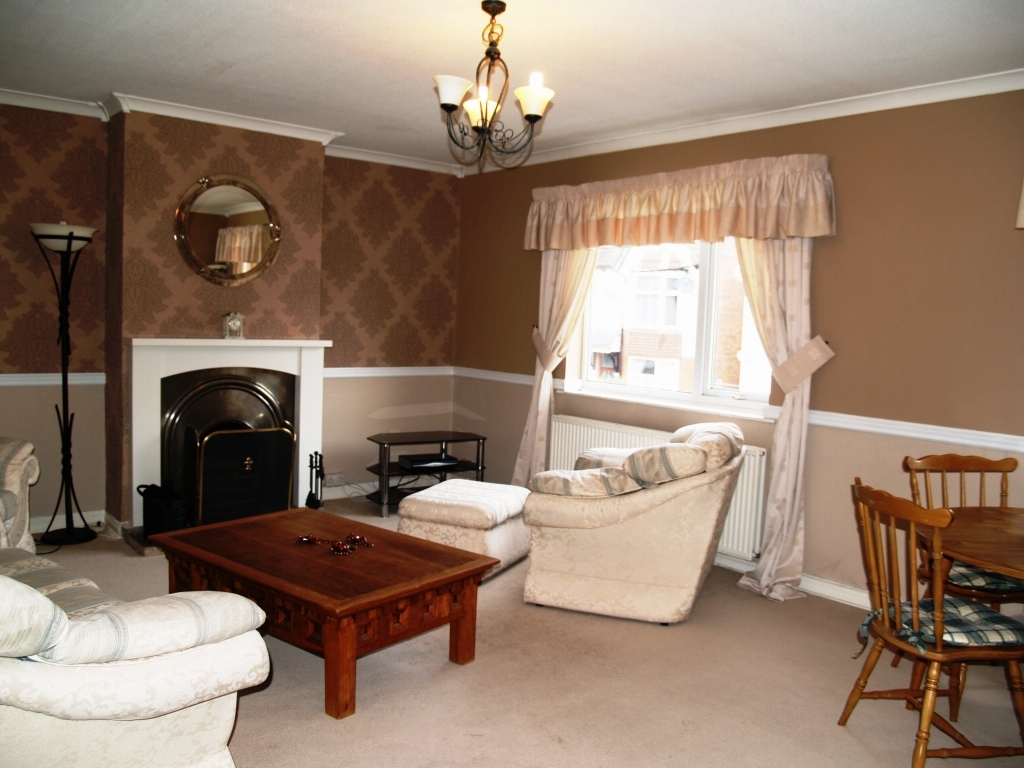 2 bedroom first floor apartment Sold in Birmingham - photograph 2.