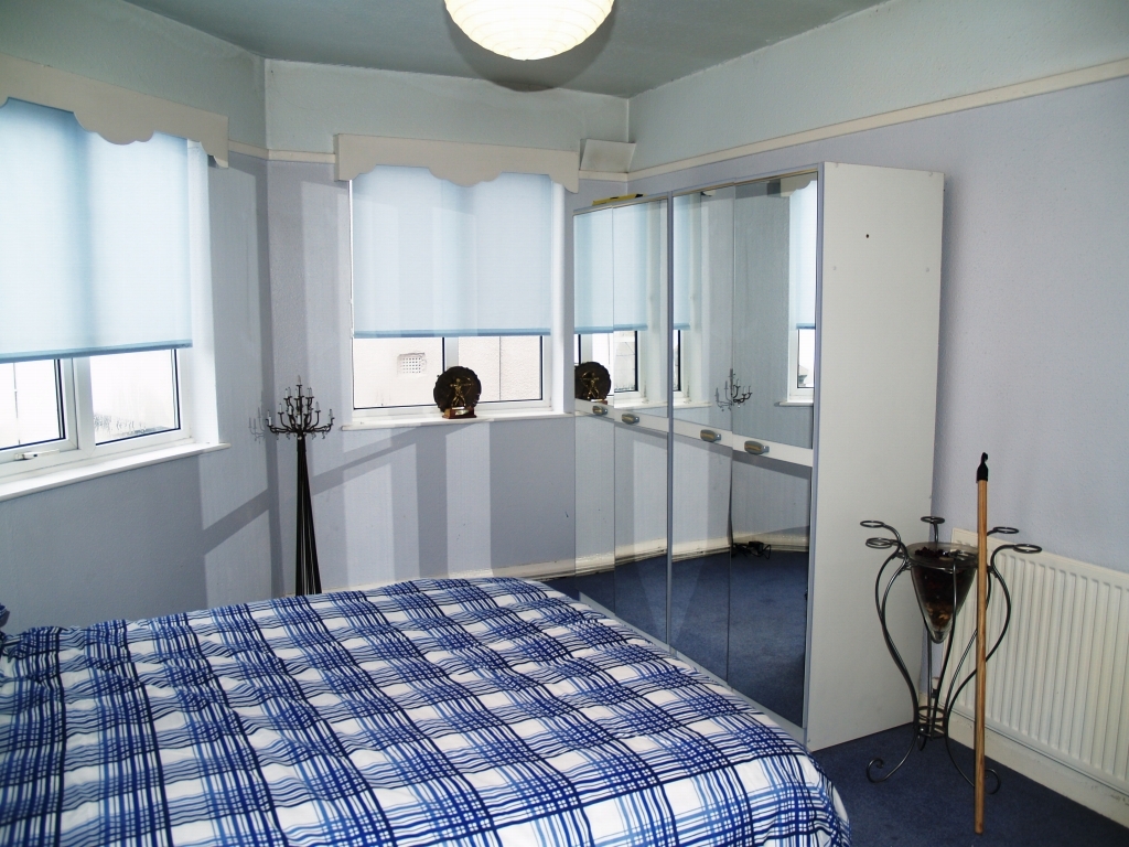 2 bedroom first floor apartment Sold in Birmingham - photograph 5.