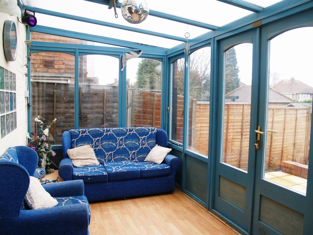 3 bedroom semi detached house Sold in Birmingham - photograph 8.