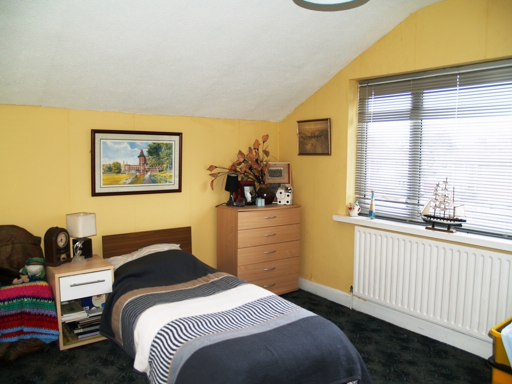 3 bedroom semi detached house Sold in Birmingham - photograph 11.