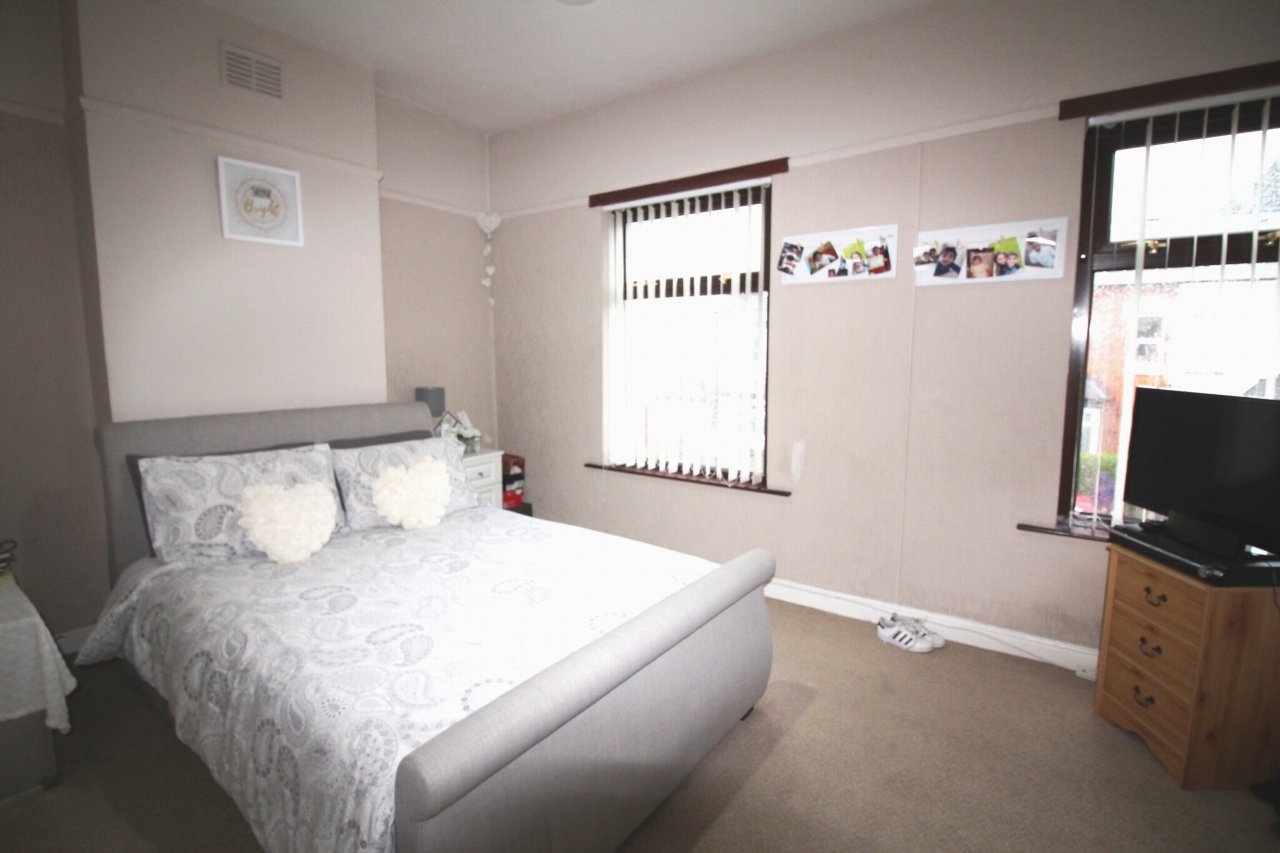 3 bedroom mid terraced house SSTC in Birmingham - Photograph 6.
