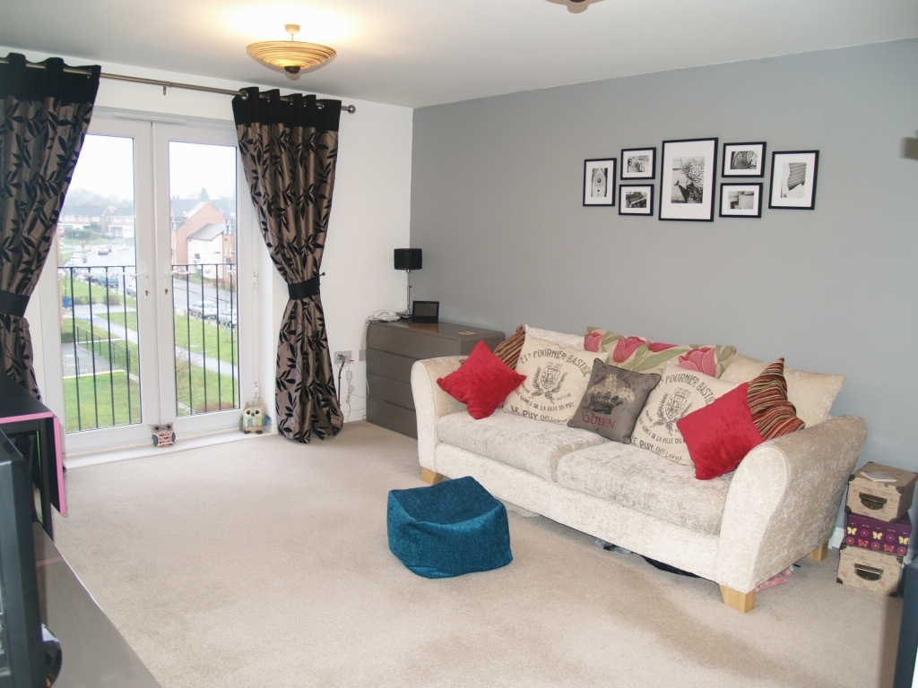 2 bedroom apartment flat/apartment SSTC in Solihull - Main Image.