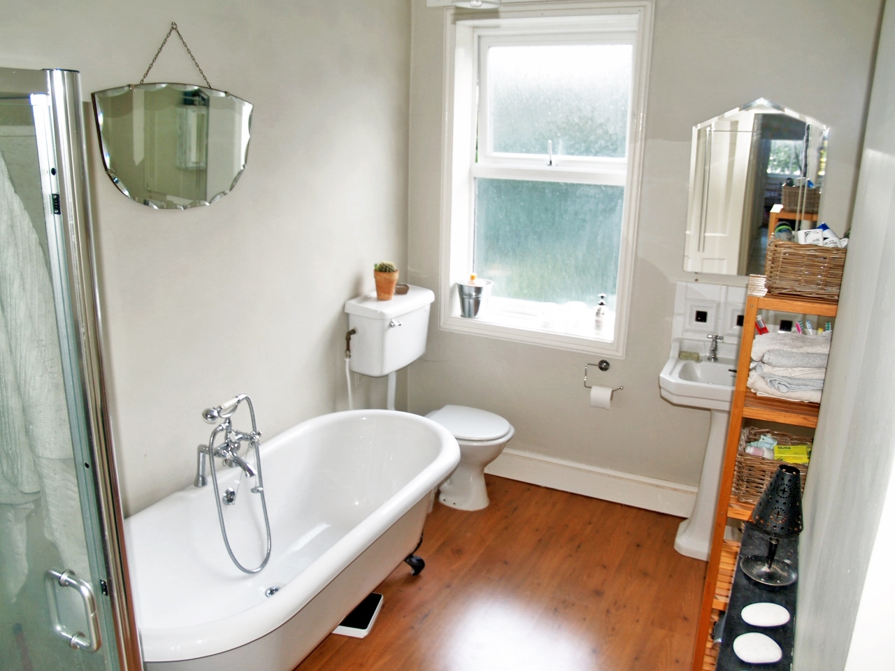 3 bedroom mid terraced house Sold in Birmingham - photograph 9.