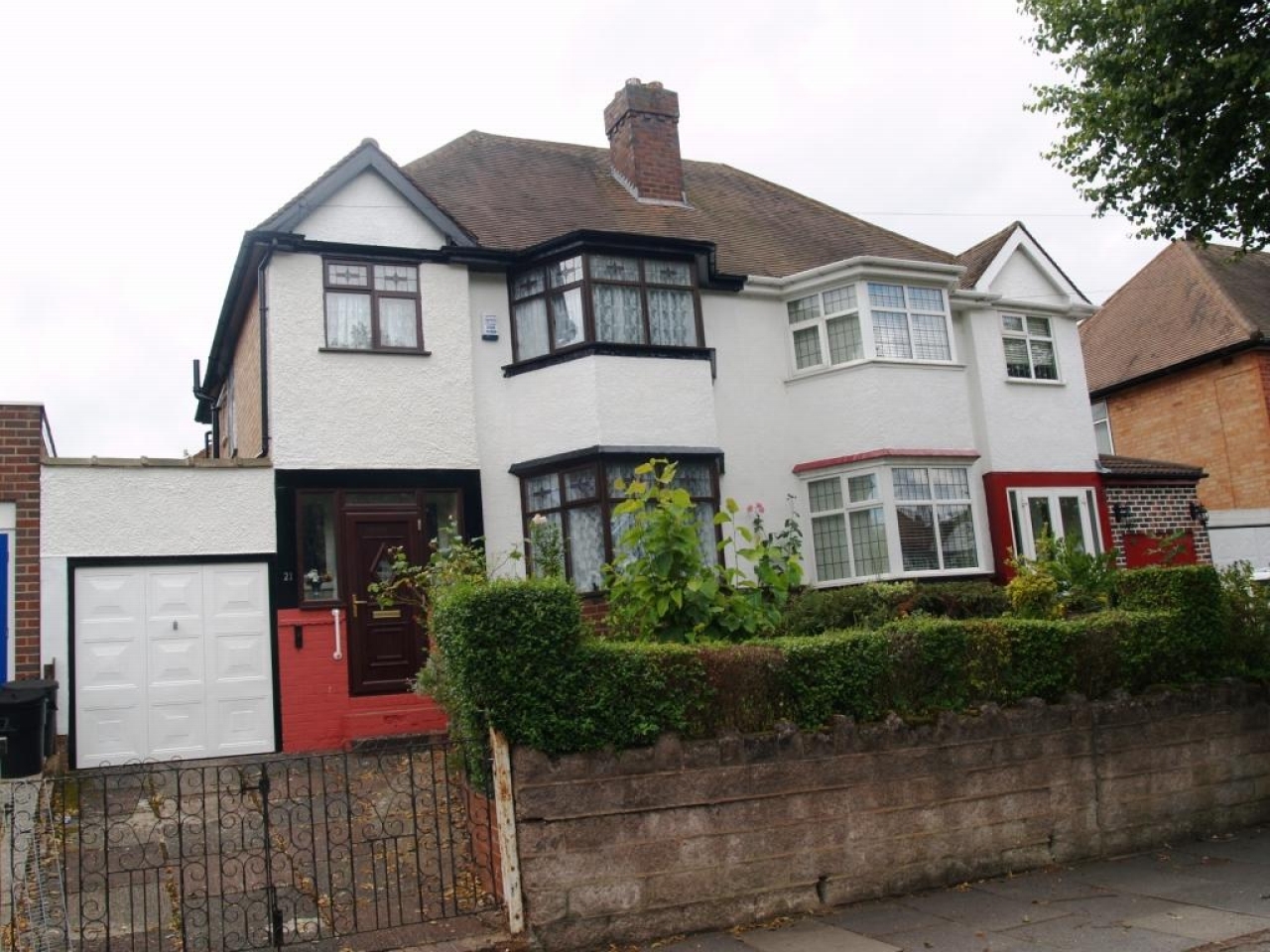 3 bedroom house Sold in Birmingham - Main Image.