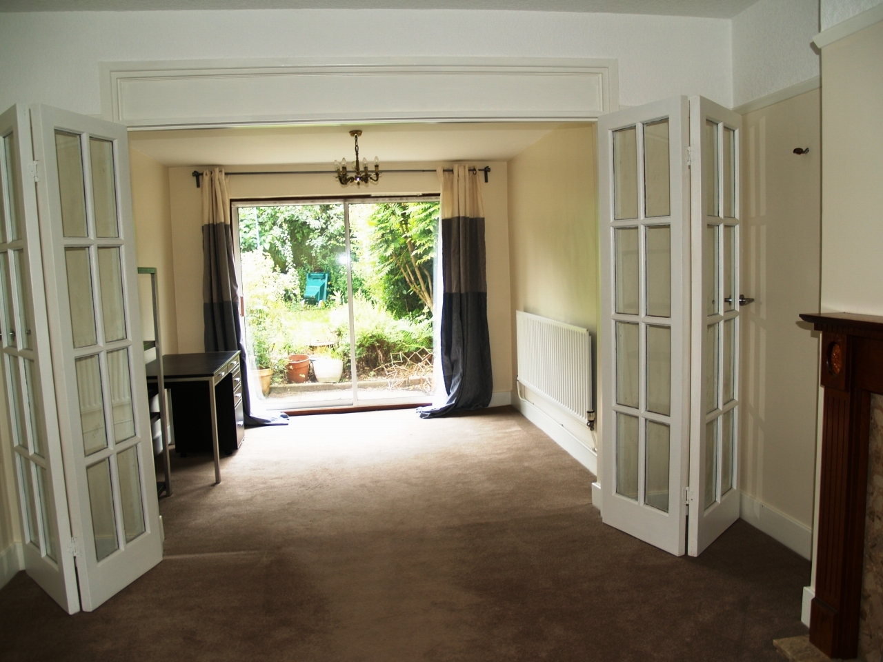 3 bedroom semi detached house Sold in Birmingham - photograph 5.