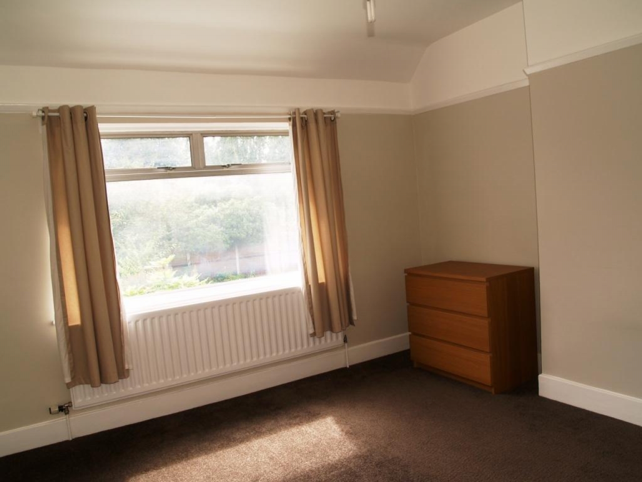 3 bedroom semi detached house Sold in Birmingham - photograph 8.