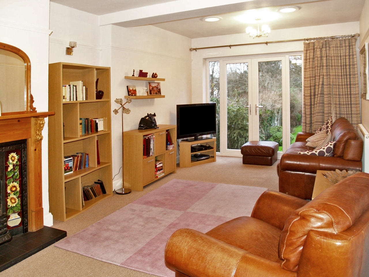 5 bedroom semi detached house SSTC in Solihull - Photograph 3.