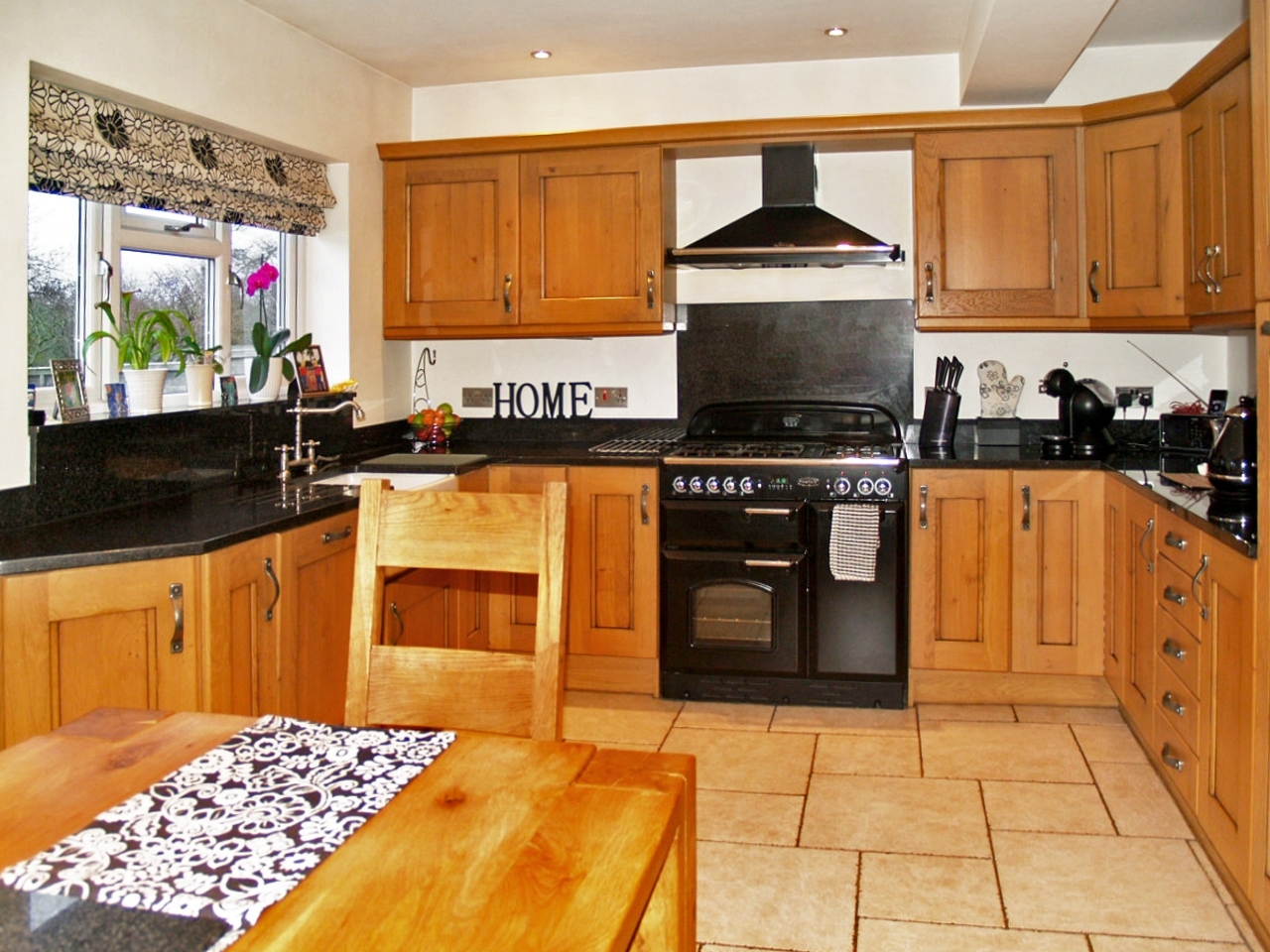 5 bedroom semi detached house SSTC in Solihull - Photograph 6.
