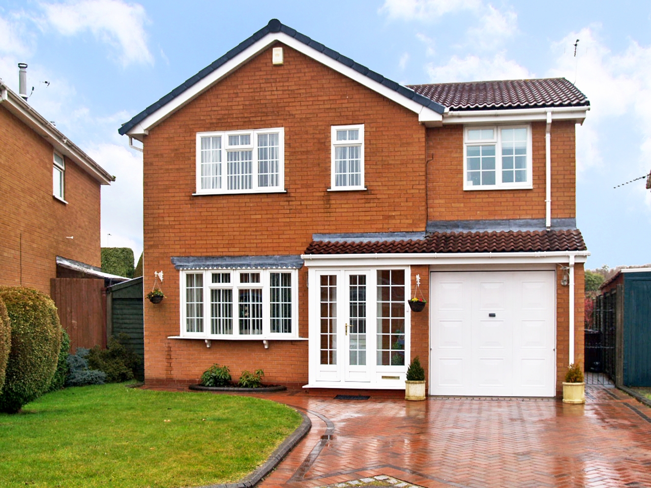 4 bedroom detached house SSTC in Solihull - Main Image.
