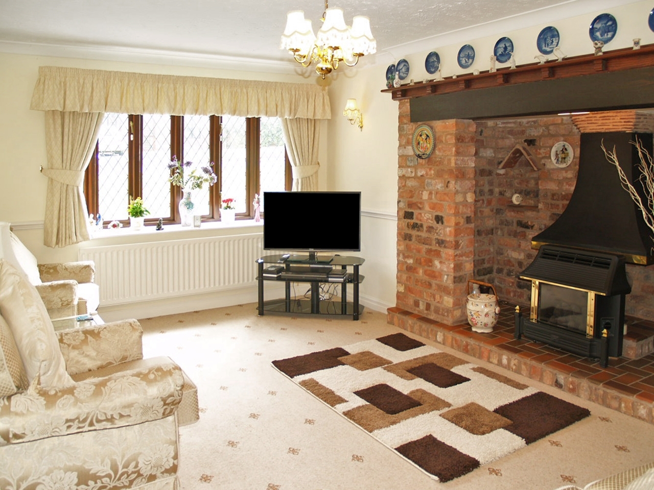 4 bedroom detached house SSTC in Birmingham - photograph 4.