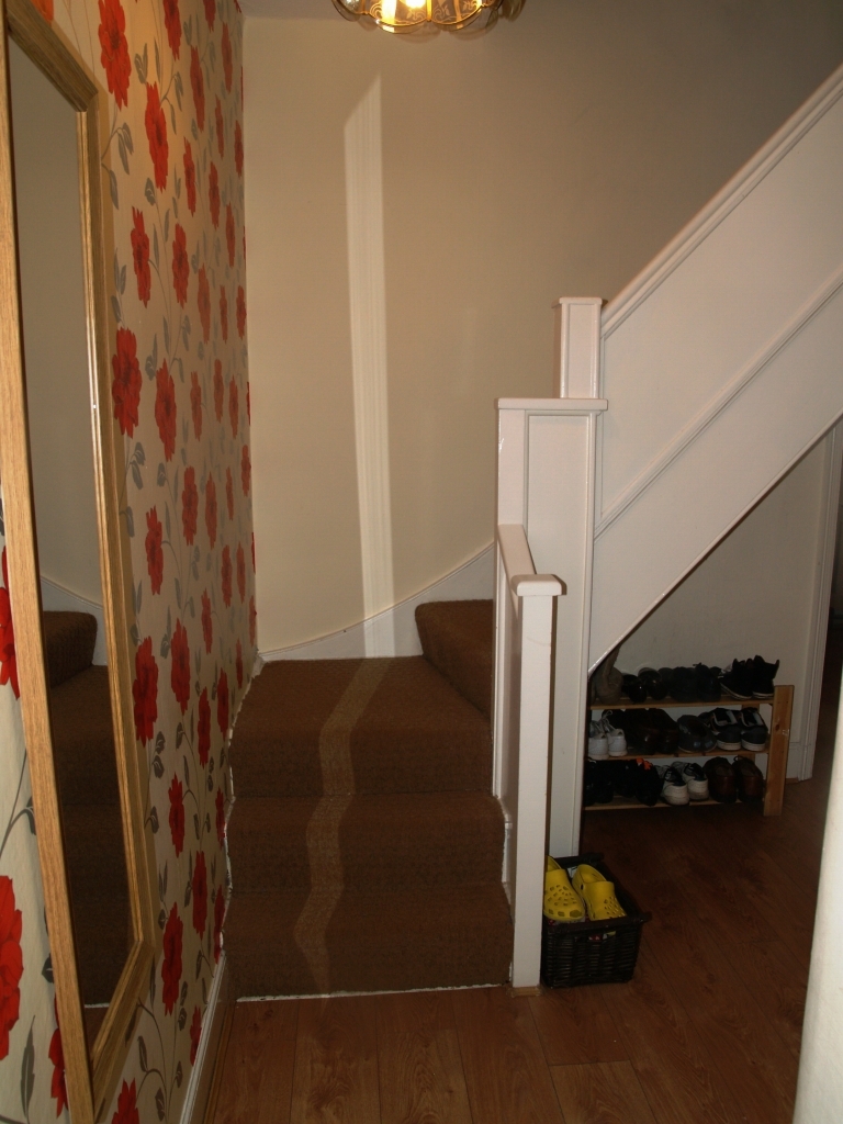 3 bedroom mid terraced house Sold in Birmingham - photograph 5.