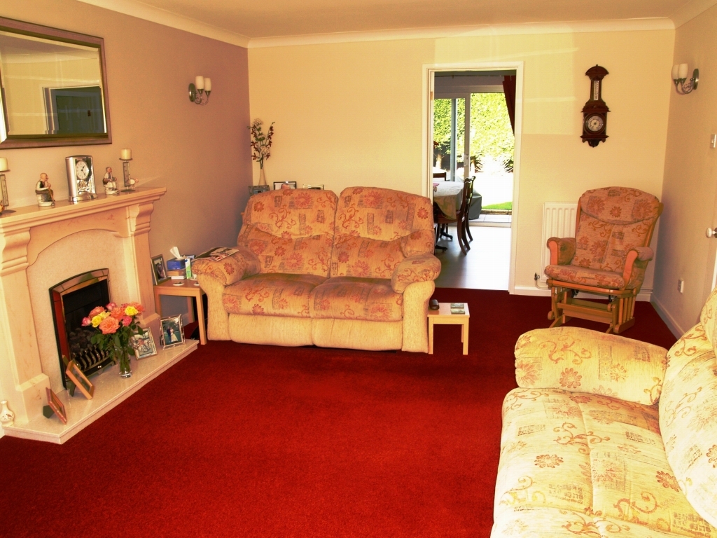 5 bedroom detached house SSTC in Solihull - photograph 4.