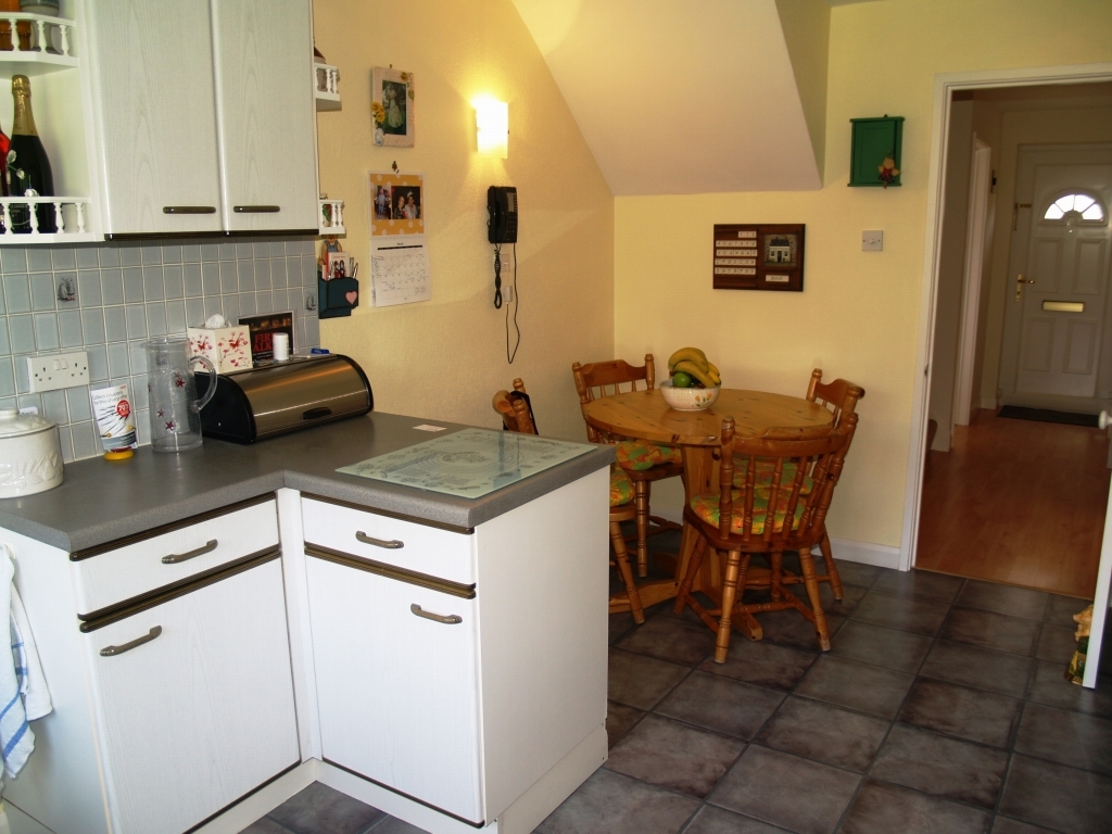 5 bedroom detached house SSTC in Solihull - photograph 7.