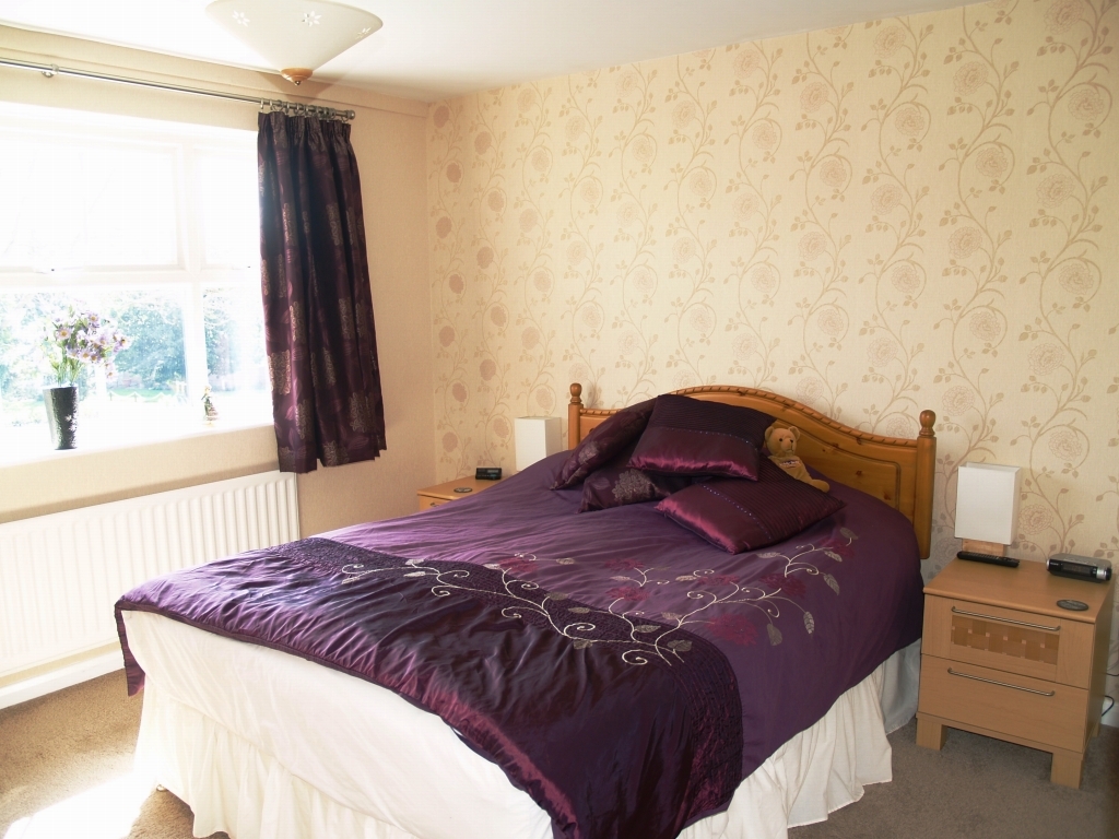 5 bedroom detached house SSTC in Solihull - photograph 8.