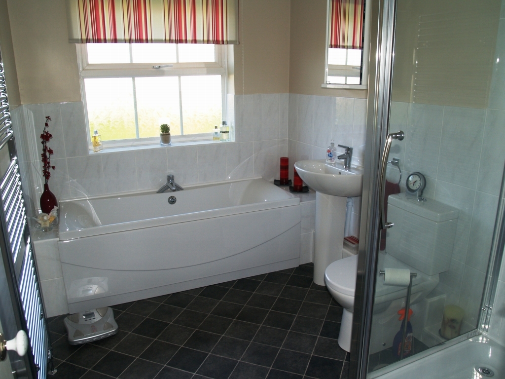 5 bedroom detached house SSTC in Solihull - photograph 13.