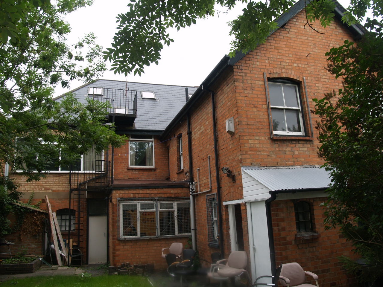 4 bedroom hairdressing salon & two apartments house SSTC in Birmingham - photograph 9.