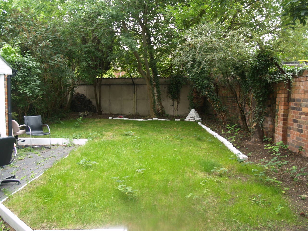 4 bedroom hairdressing salon & two apartments house SSTC in Birmingham - photograph 3.