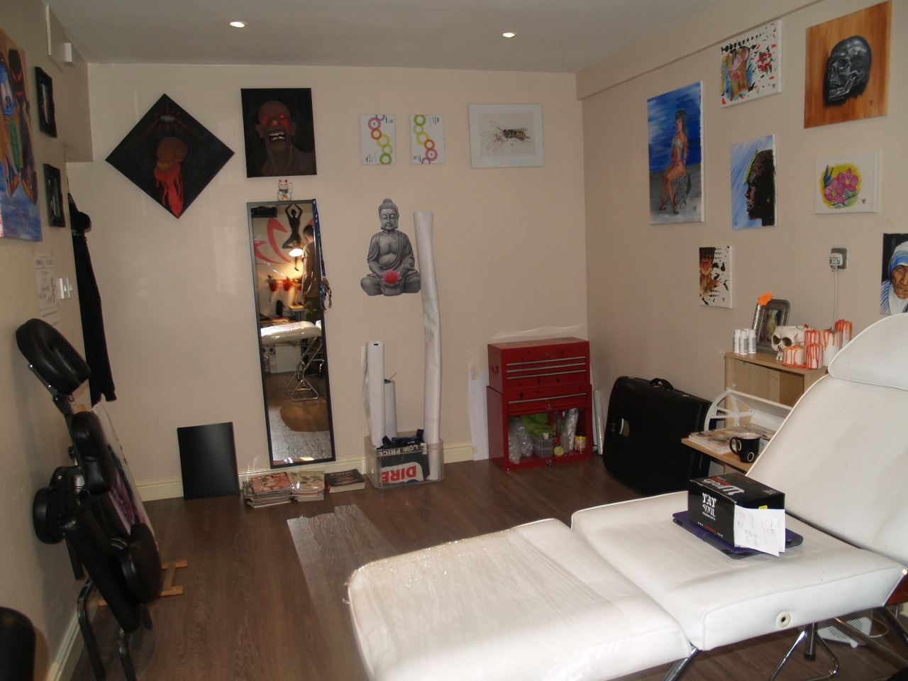 4 bedroom hairdressing salon & two apartments house SSTC in Birmingham - photograph 6.