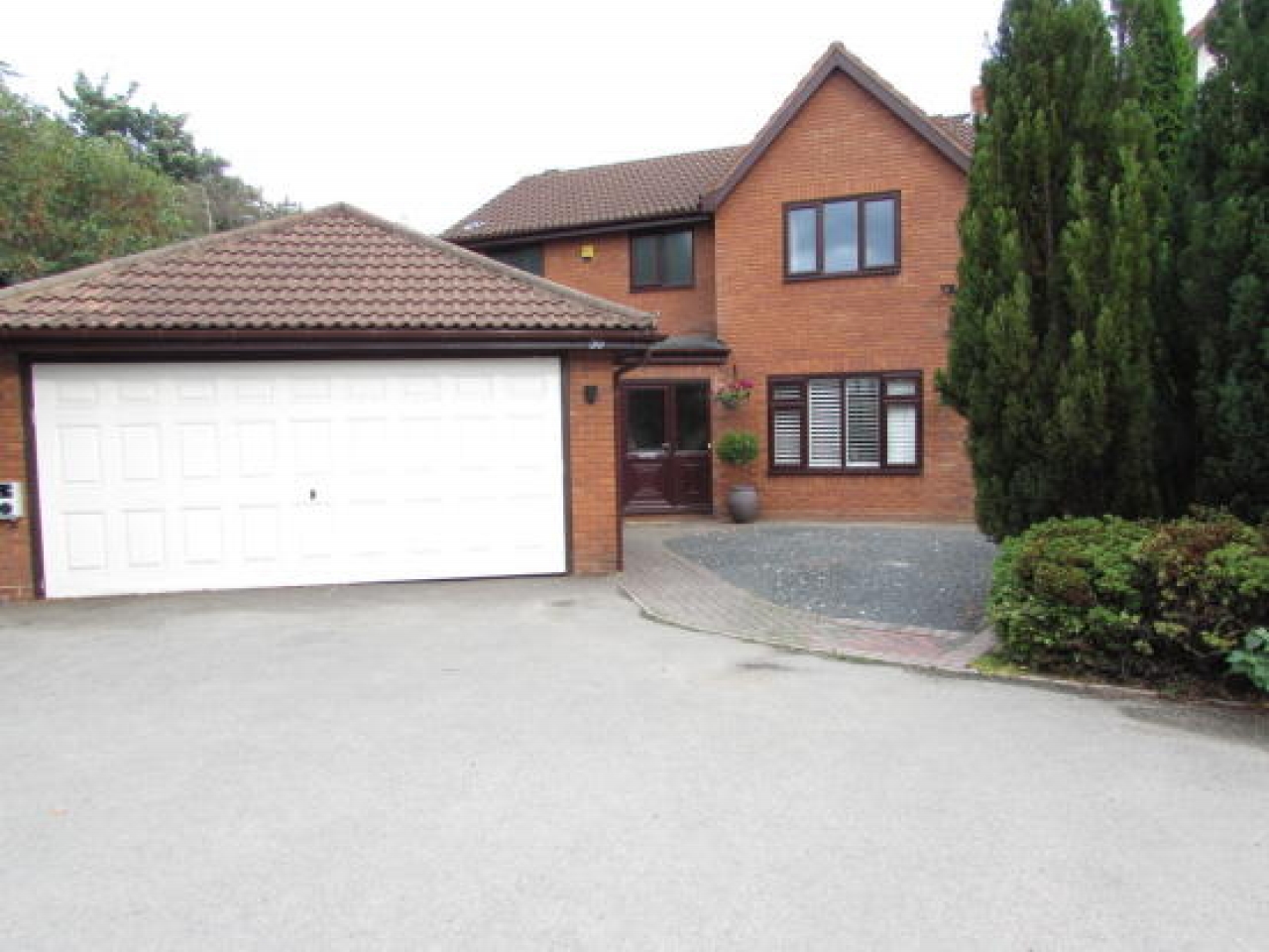 4 bedroom detached house SSTC in Solihull - Main Image.